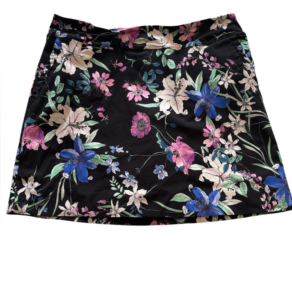 🌹🌹Floral Women's Skirt - Black with Multicolor Design